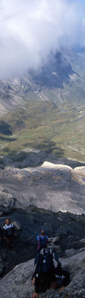 Pujant pel pas del Gat amb el circ de Troumouse al fons